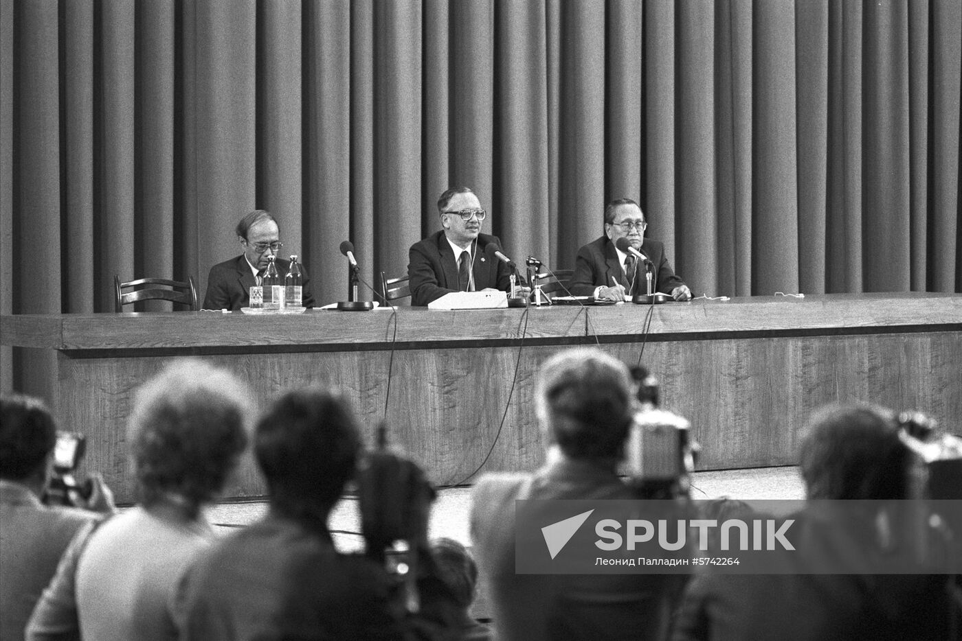 Visit by Foreign Minister of Indonesia Mochtar Kusumaatmadja to the USSR
