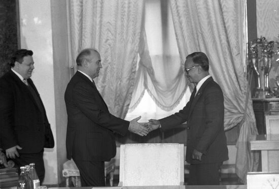 Visit by Foreign Minister of Indonesia Mochtar Kusumaatmadja to the USSR