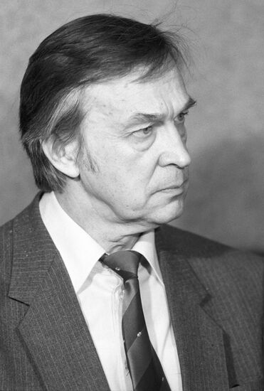 APN Board Chairman Valentin Falin