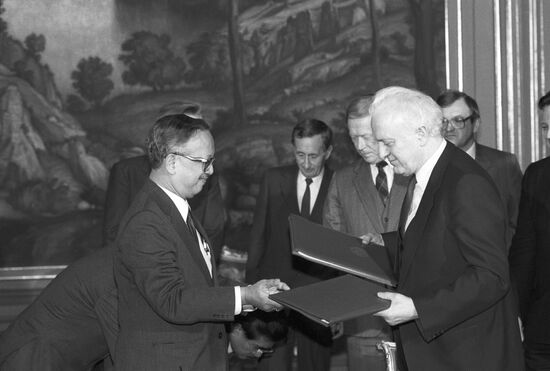 Visit by Foreign Minister of Indonesia Mochtar Kusumaatmadja to the USSR