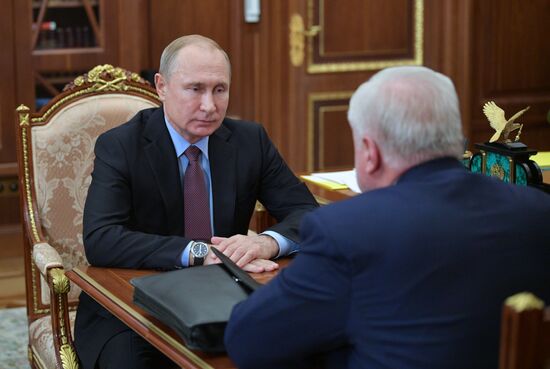 President Putin meets with leaders of State Duma party factions