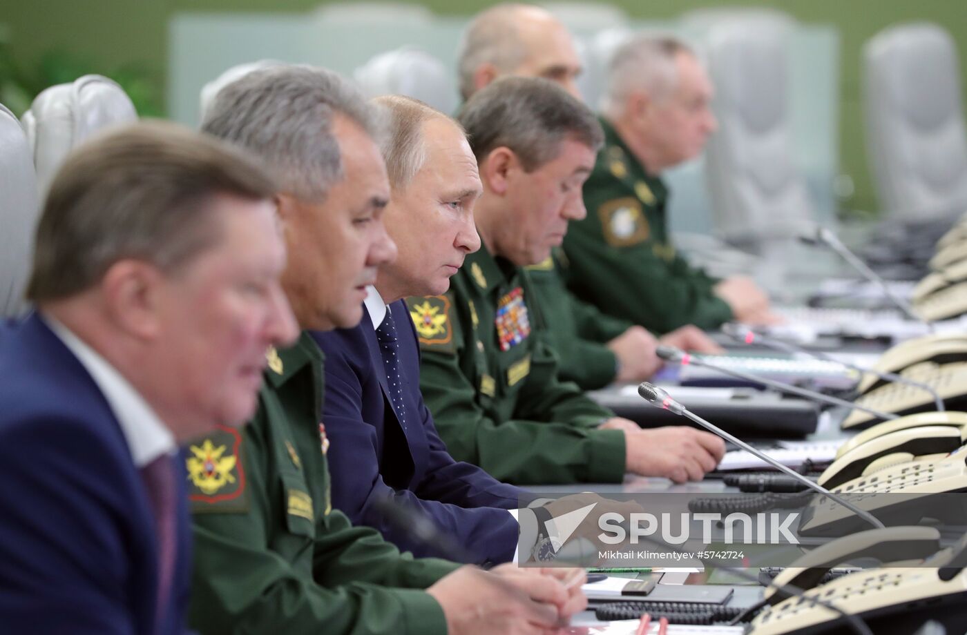 President Vladimir Putin visits National Defense Control Center