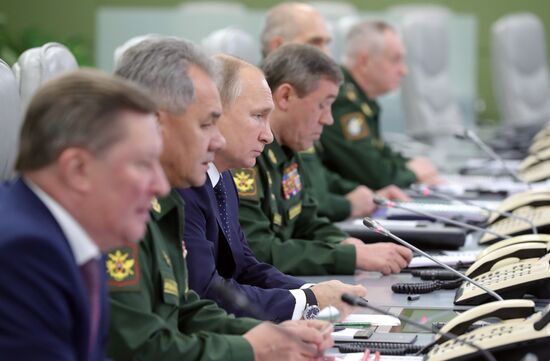 President Vladimir Putin visits National Defense Control Center