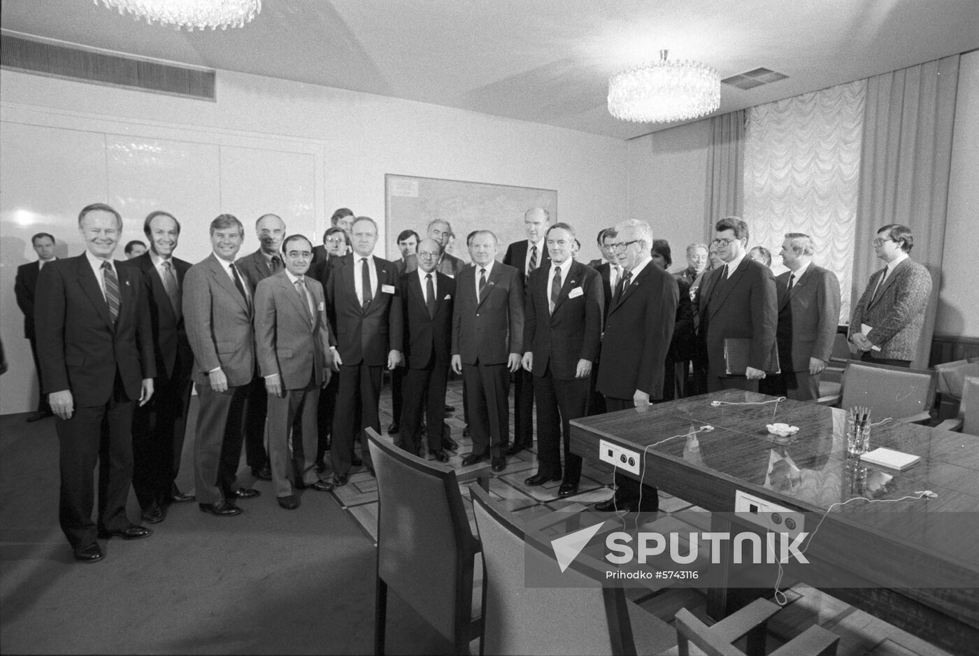 Pyotr Demichev's meeting with American senators