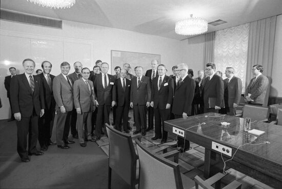 Pyotr Demichev's meeting with American senators