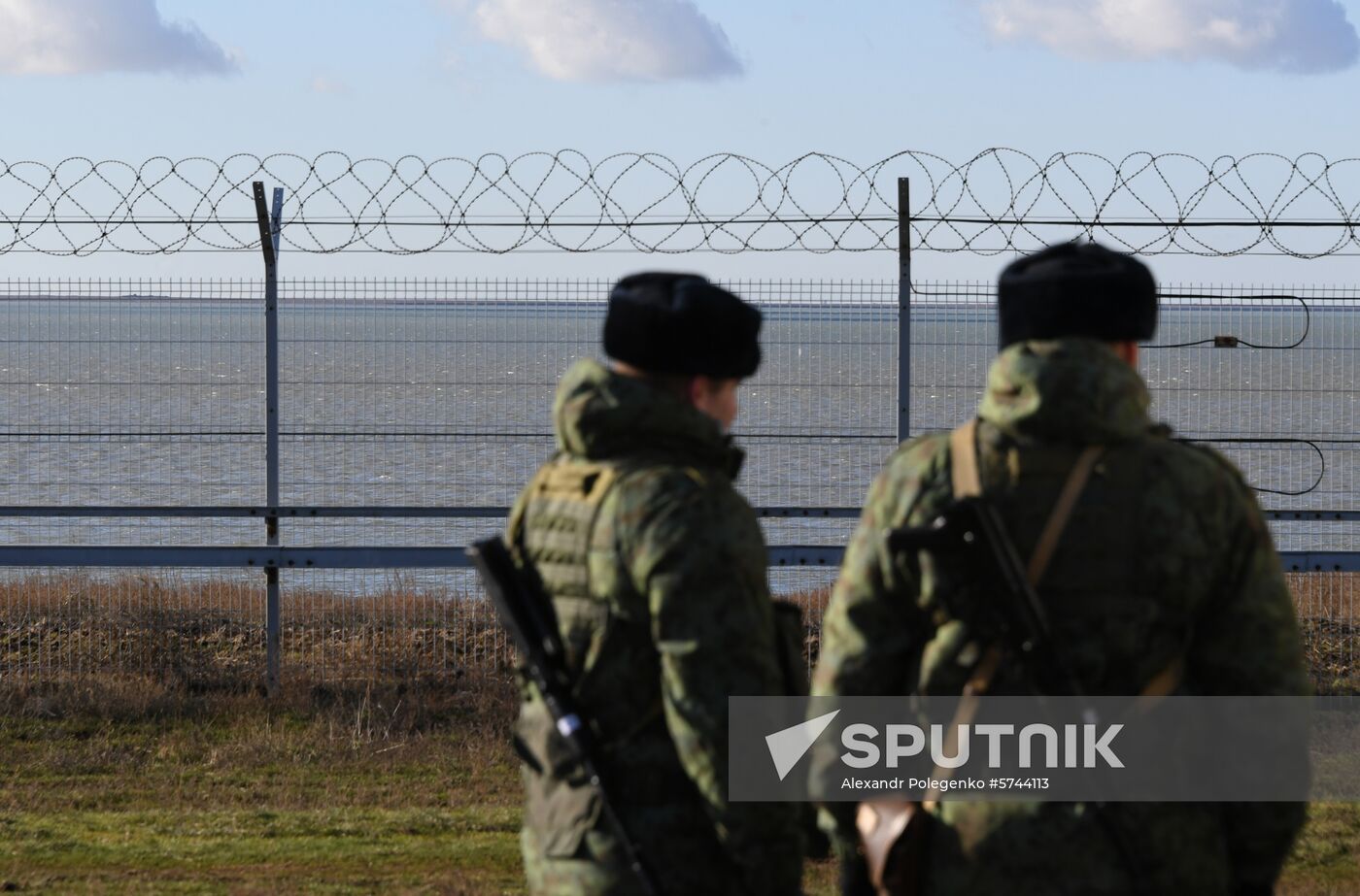 Russia Crimea Ukraine Border Fence