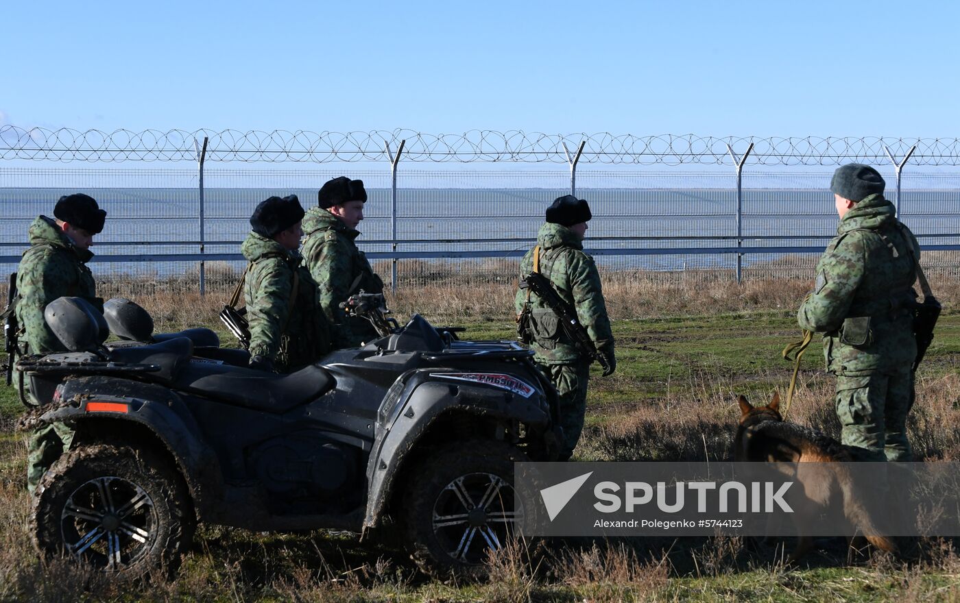 Russia Crimea Ukraine Border Fence