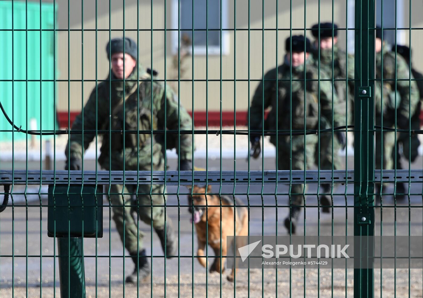 Russia Crimea Ukraine Border Fence