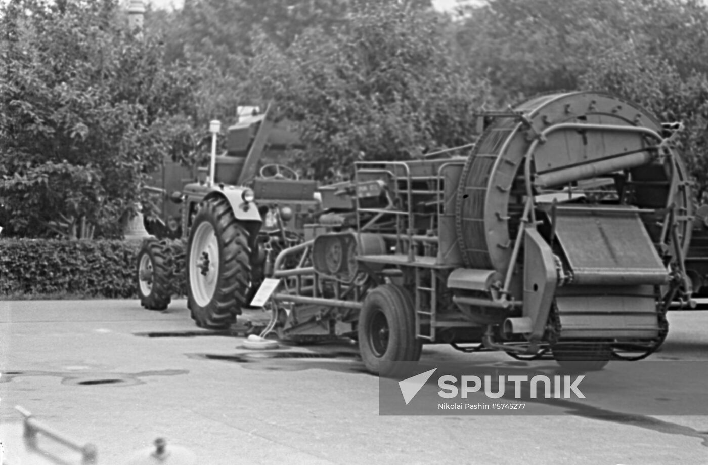Potato harvesting combine