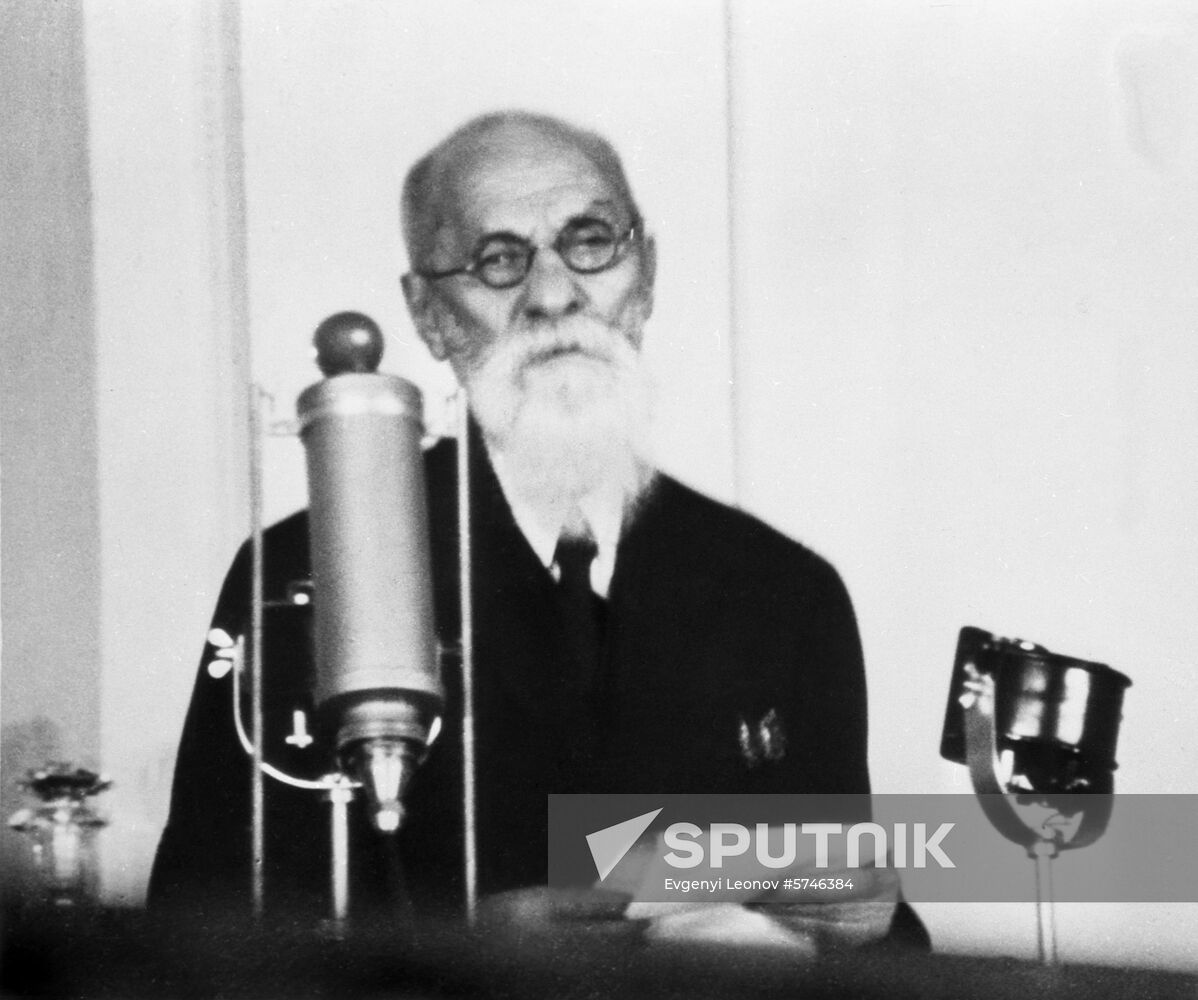 Academician Alexei Bakh in USSR Supreme Soviet