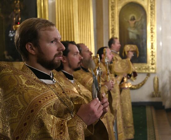 Russian President Putin attends Christmas service