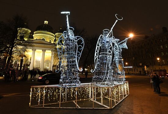 Russian President Putin attends Christmas service