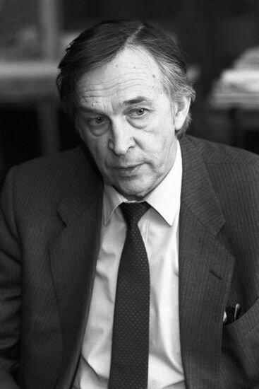APN Board Chairman Valentin Falin