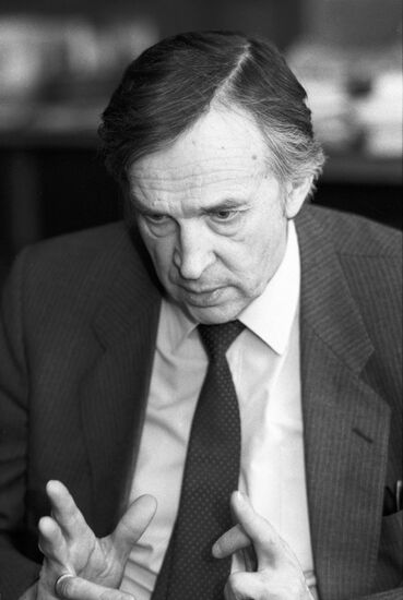 APN Board Chairman Valentin Falin