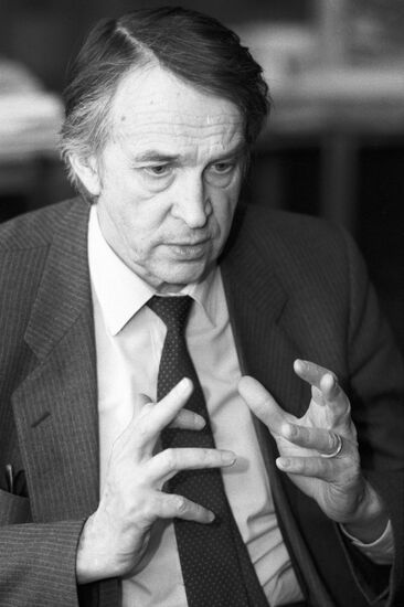 APN Board Chairman Valentin Falin