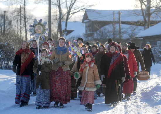 Russia Christmas Caroling