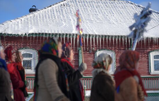 Russia Christmas Caroling