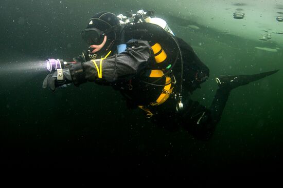 Russia Ice Diving
