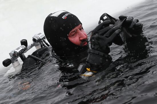 Russia Ice Diving