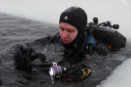 Russia Ice Diving