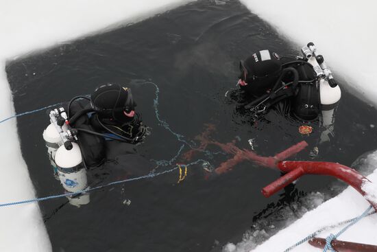 Russia Ice Diving