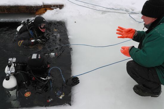 Russia Ice Diving