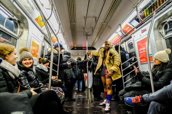 US No Pants Subway Ride