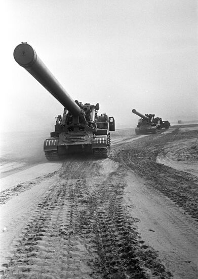 2A3 self-propelled howitzer
