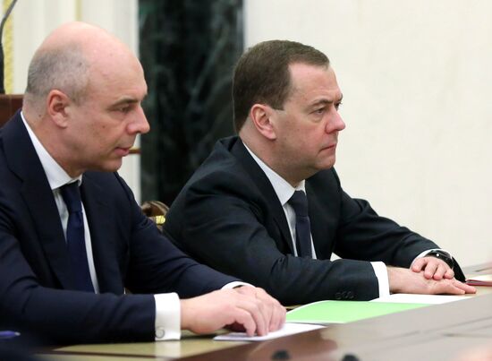 President Vladimir Putin holds meeting with Government members