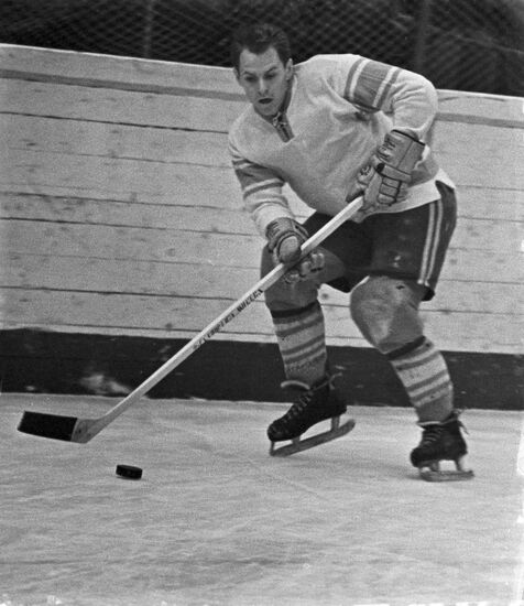 Ice hockey player Vyacheslav Starshinov