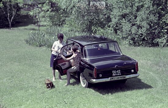 Moskvich 408 car