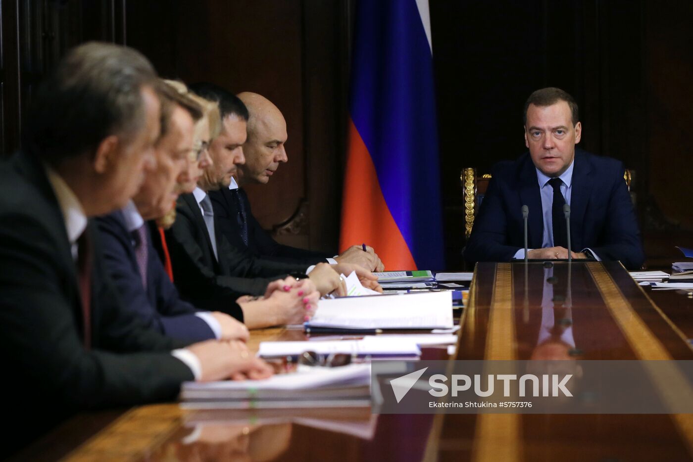 Prime Minister Dmitry Medvedev chairs meeting with deputy prime ministers