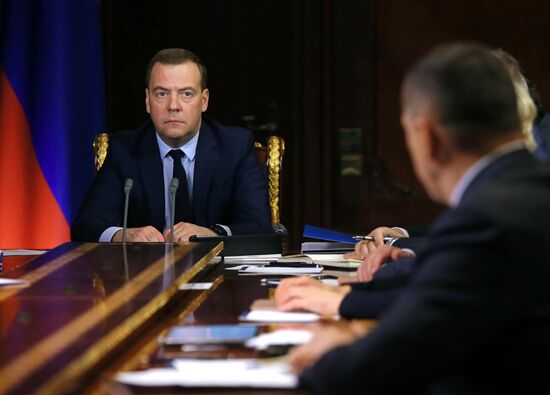 Prime Minister Dmitry Medvedev chairs meeting with deputy prime ministers