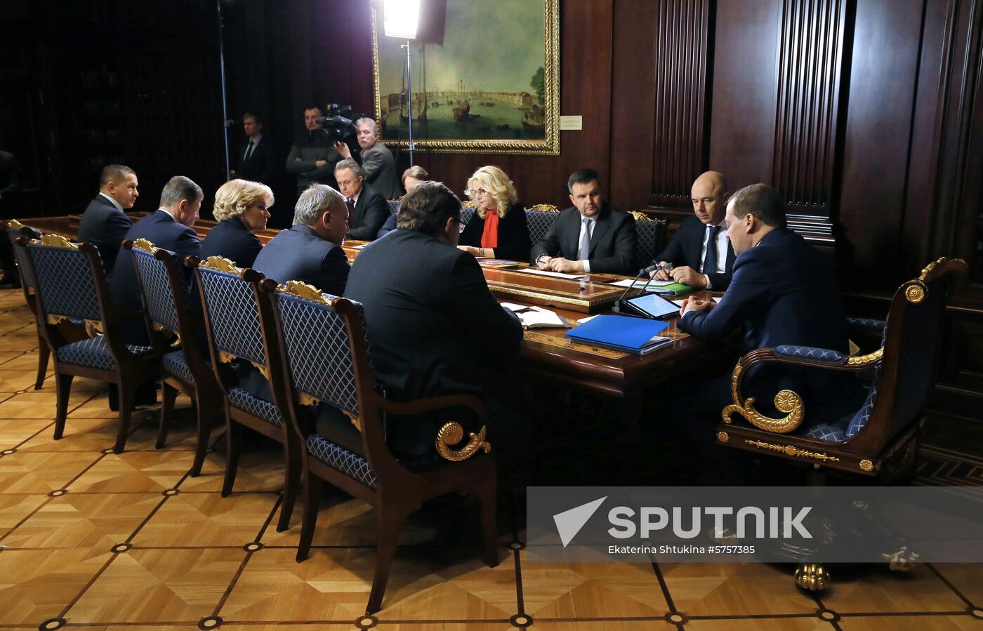 Prime Minister Dmitry Medvedev chairs meeting with deputy prime ministers