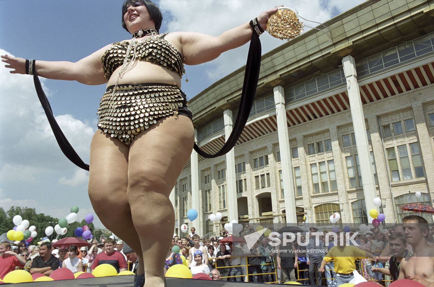 Plump girl contest in Luzhniki