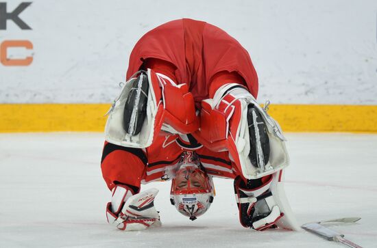 Russia Ice Hockey Avtomobilist -Traktor