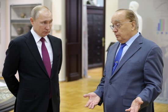 President Vladimir Putin holds meeting of Lomonosov Moscow State University Board of Trustees