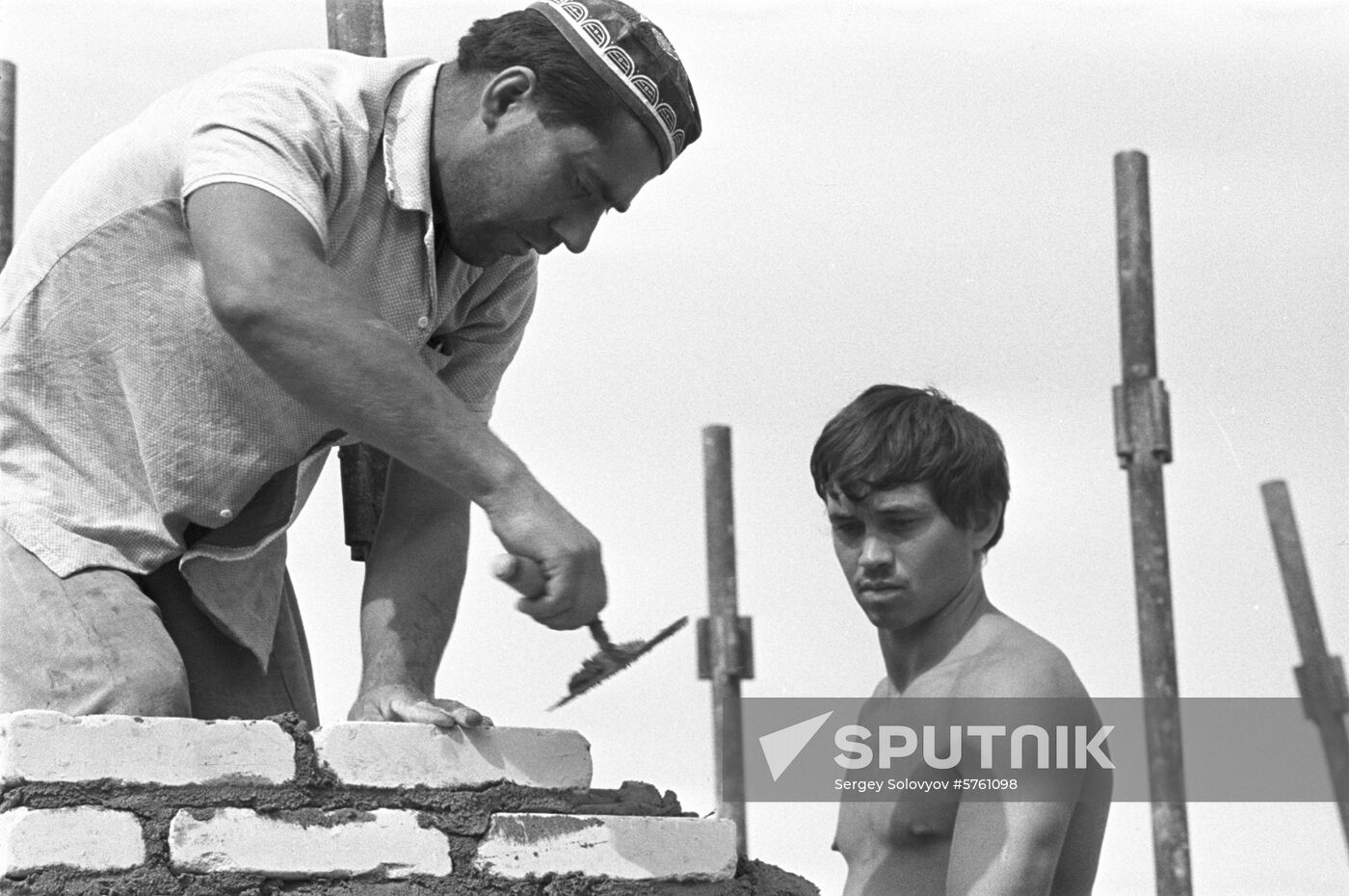Student construction brigade