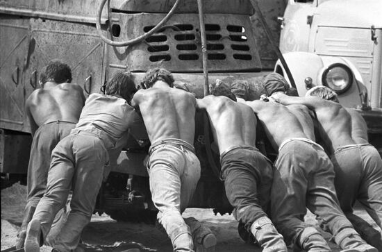 Student construction brigade