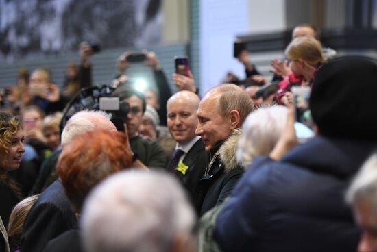 President Putin attends events marking 75th anniversary of breaking Nazi siege of Leningrad