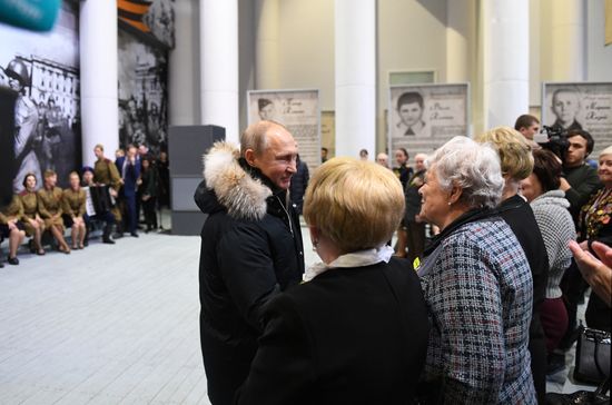 President Putin attends events marking 75th anniversary of breaking Nazi siege of Leningrad