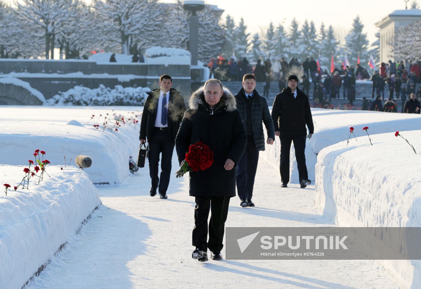 President Putin attends events marking 75th anniversary of breaking Nazi siege of Leningrad