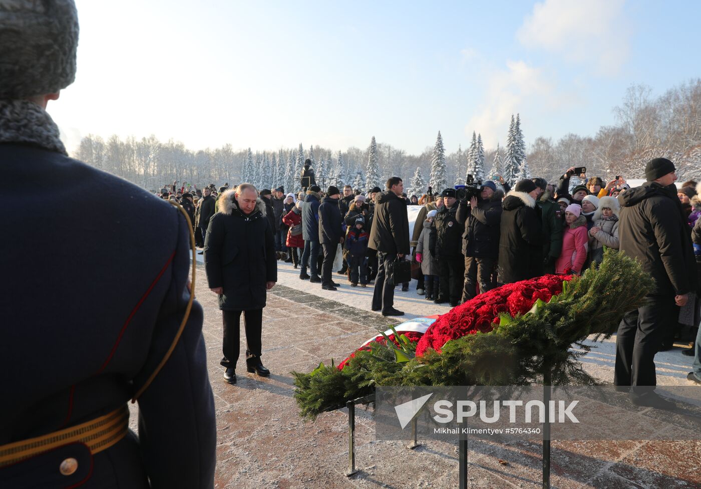 President Putin attends events marking 75th anniversary of breaking Nazi siege of Leningrad