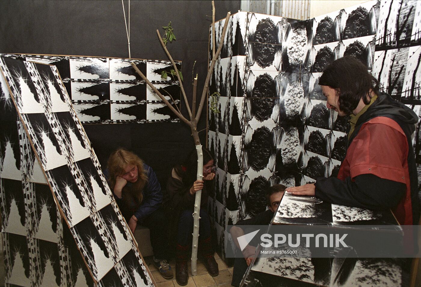 Moscow avantgarde exhibition Zhilische