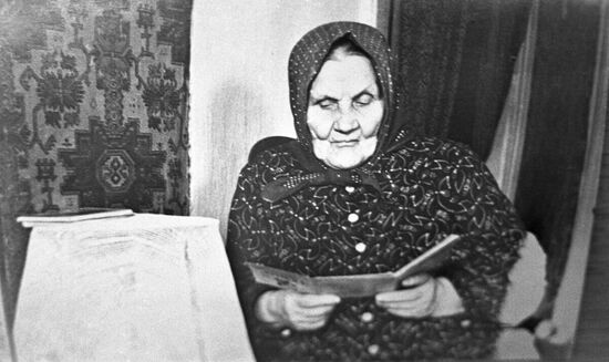 Polish pilot Franciszek Zwirko's mother.