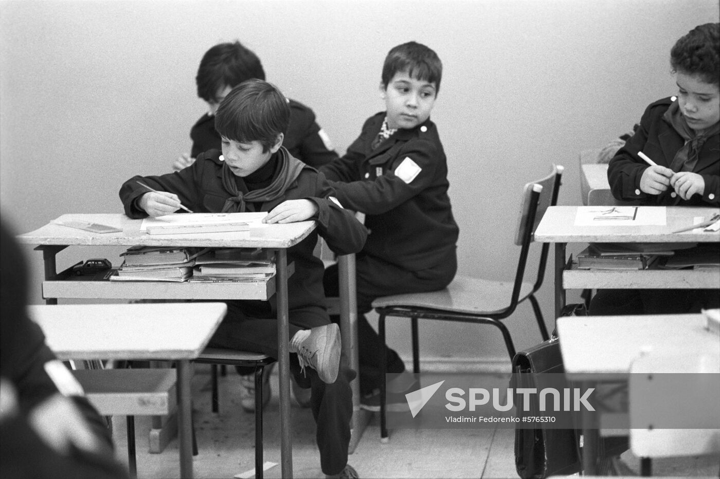 Painting class at Moscow school