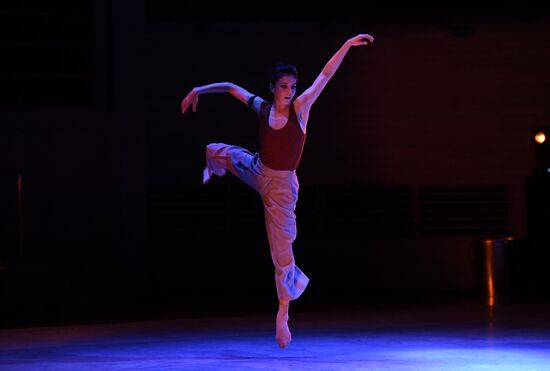 Russia Light Breath Ballet