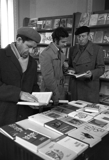 Poet Rolandas Rastauskas and writer Mykolas Sluckis