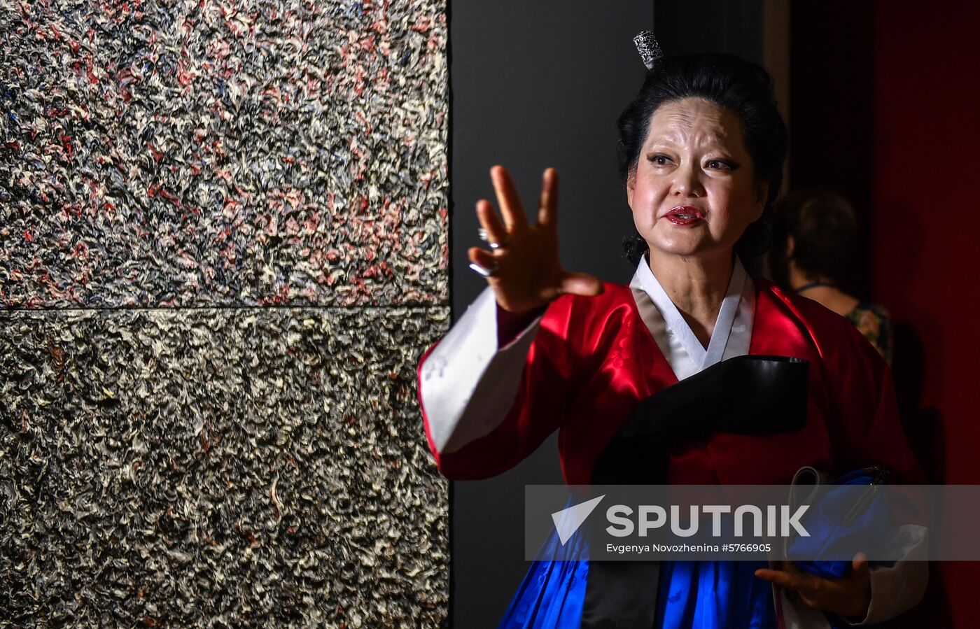 Russia Hwang Eun Sung Exhibition