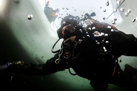 Russia Ice Diving